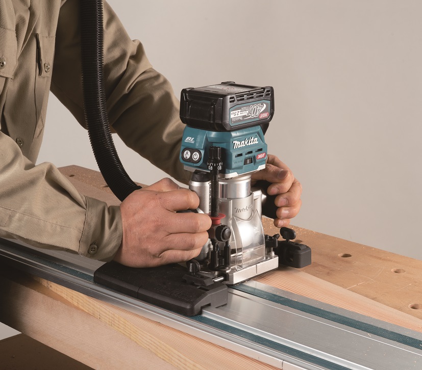 Makita XGT aku kombinovaná frézka s příslušenstvím Li-ion XGT 40V, bez aku Z RT001GZ17