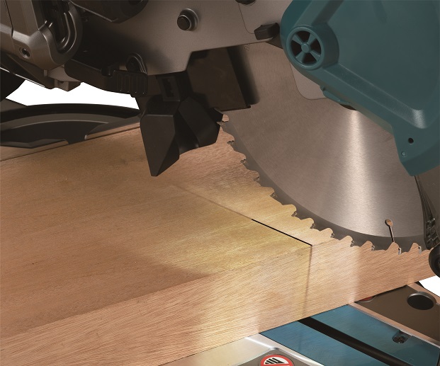 Makita XGT aku pokosová pila s AWS 260mm Li-ion XGT 40V bez aku Z LS004GZ01