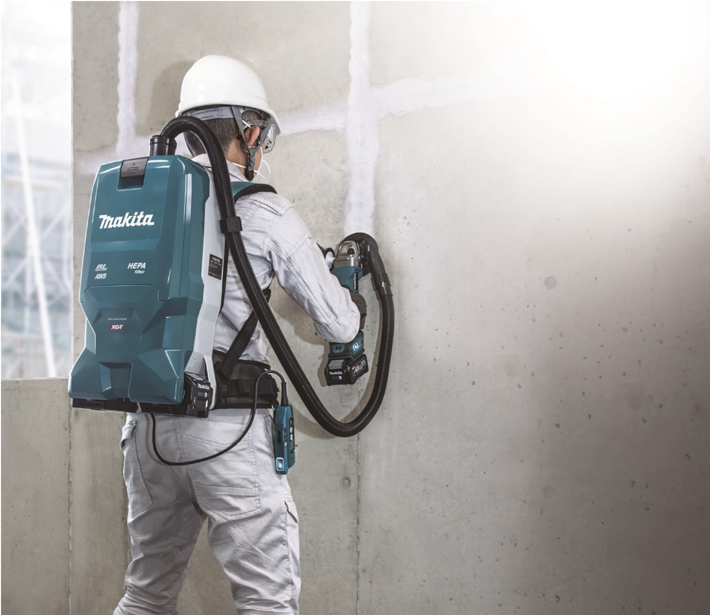 Makita XGT aku-vysavač zádový s AWS Li-ion XGT 40V,bez aku Z, VC012GZ01