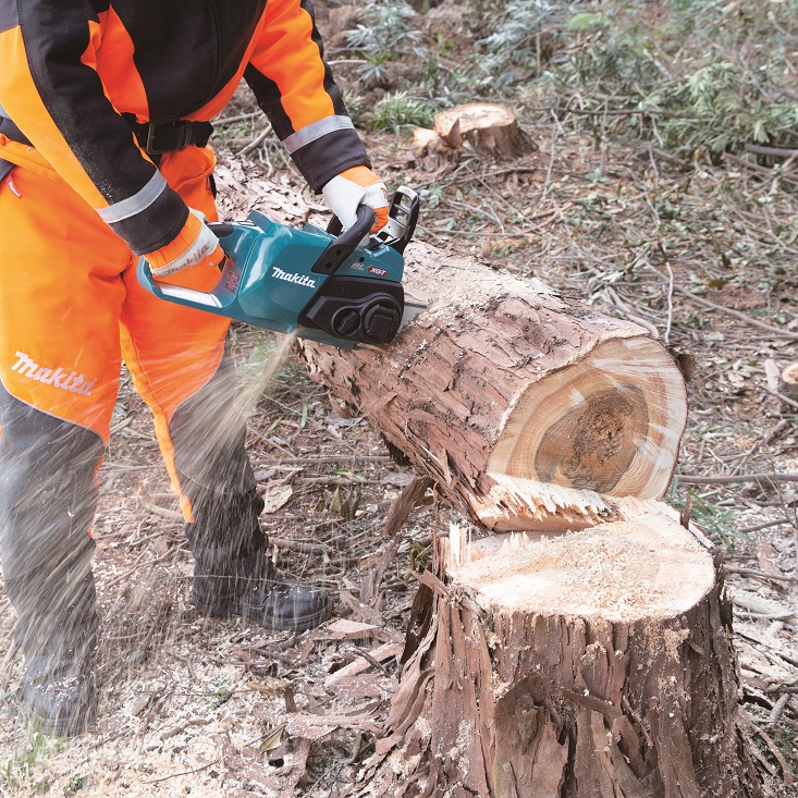 Makita XGT aku řetězová pila 400 mm Li-ion XGT 40V,bez aku Z, UC023GZ