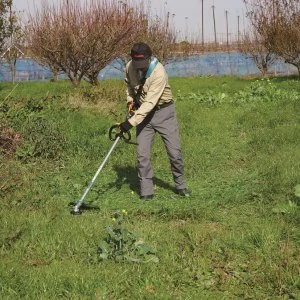 Makita XGT aku křovinořez Li-ion XGT 40V,bez aku Z, UR017GZ