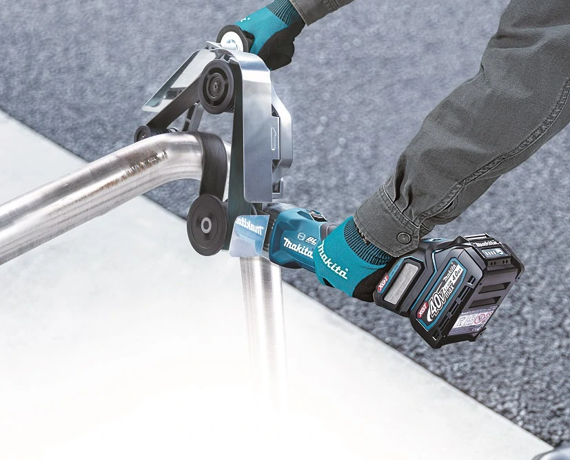 Makita XGT aku pásová bruska na trubky Li-ion XGT 40V, bez aku Z, BS002GZ