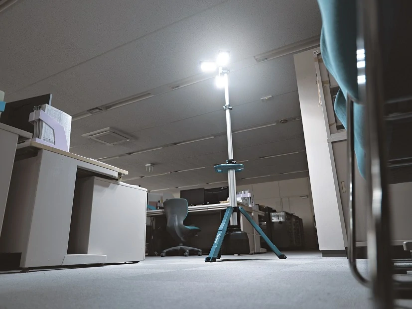 Makita XGT aku stojanová LED svítilna Li-ion LXT/XGT 40V Z, ML014G