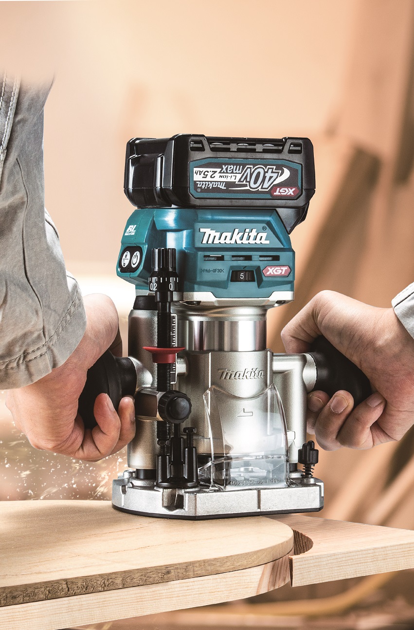 Makita XGT aku kombinovaná frézka s příslušenstvím Li-ion XGT 40V, bez aku Z RT001GZ17