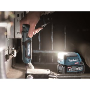 Makita XGT aku LED svítilna Li-ion 40V XGT Z, ML011G