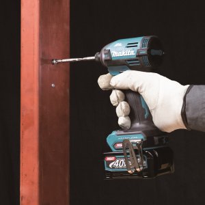 Makita XGT aku rázový šroubovák 1/4"Li-ion XGT 40V,bez aku Z, TD003GZ