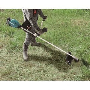 Makita XGT aku křovinořez Li-ion XGT 40V,bez aku Z, UR006GZ02