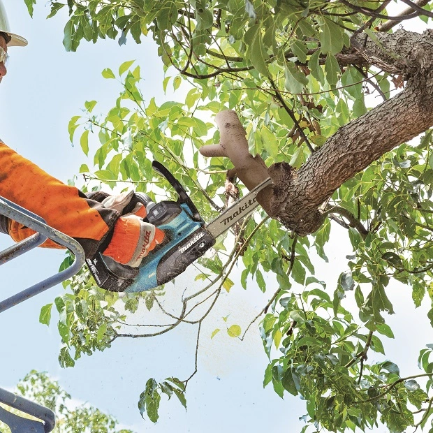 Makita aku řetězová pila 250 mm Li-ion LXT 18V, bez aku Z, DUC258Z
