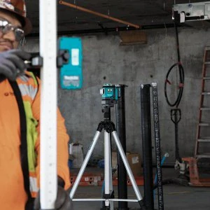 Makita aku čárový laser, zelený, Li-ion CXT 10,8/12V, bez aku Z, SK700GD