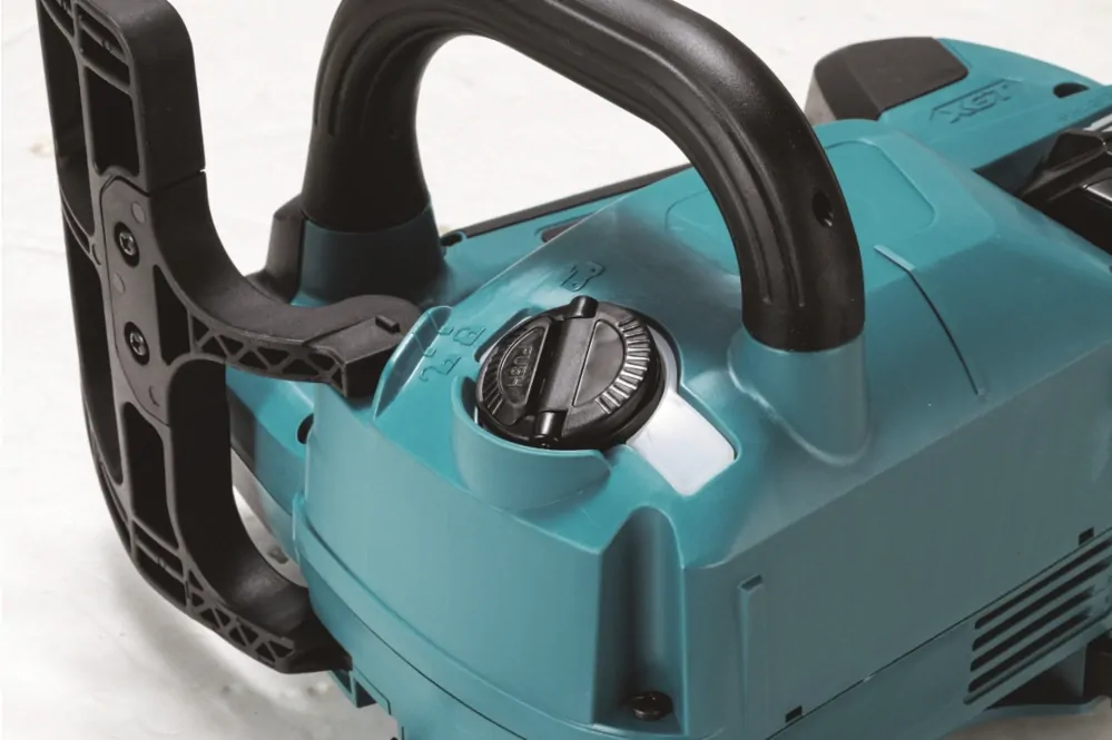 Makita XGT aku řetězová pila 250 mm Li-ion XGT 40V, bez aku Z, UC002GZ01