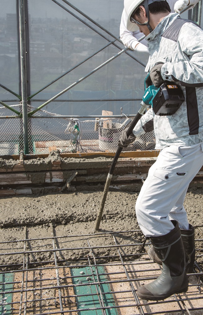 Makita XGT aku přístroj ke zhutňování betonu Li-ion XGT 40V,bez aku Z, VR001GZ