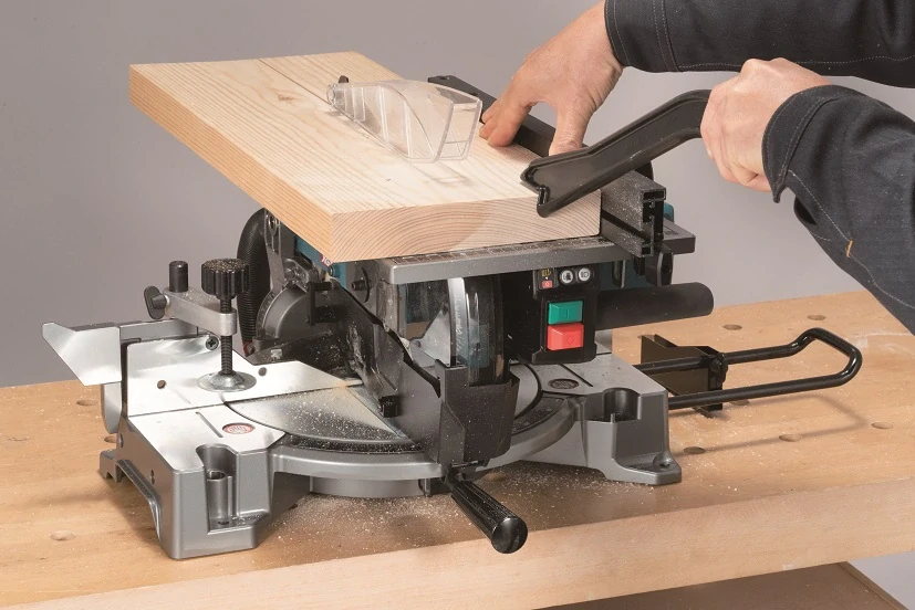 Makita aku stolní a pokosová pila s AWS 260mm Li-ion XGT 40V bez aku Z, LH001GZ