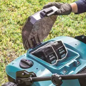 Makita XGT aku vertikutátor 38cm Li-ion XGT 40V,bez aku Z, UV001GZ