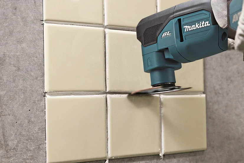 Makita aku MultiTool s příslušenstvím Li-ion LXT 18V bez aku Z, DTM53ZX1