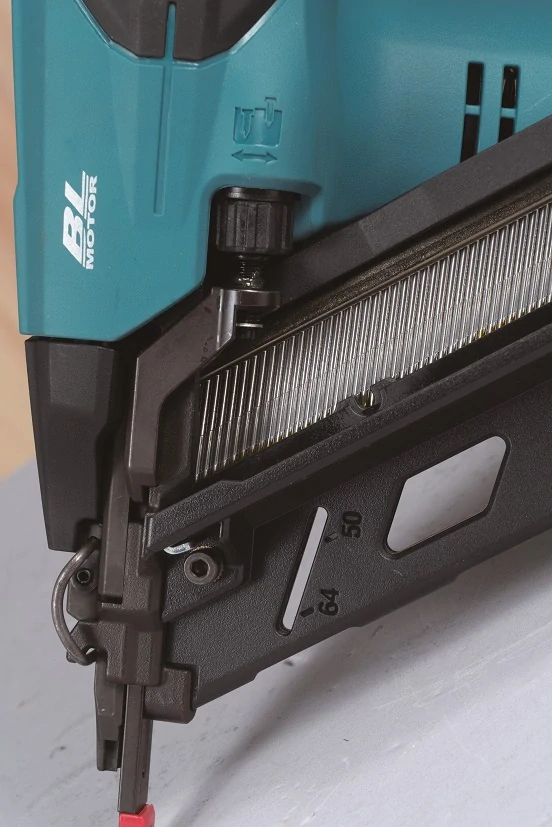 Makita aku hřebíkovačka Li-ion LXT 18V, bez aku Z, DBN620Z