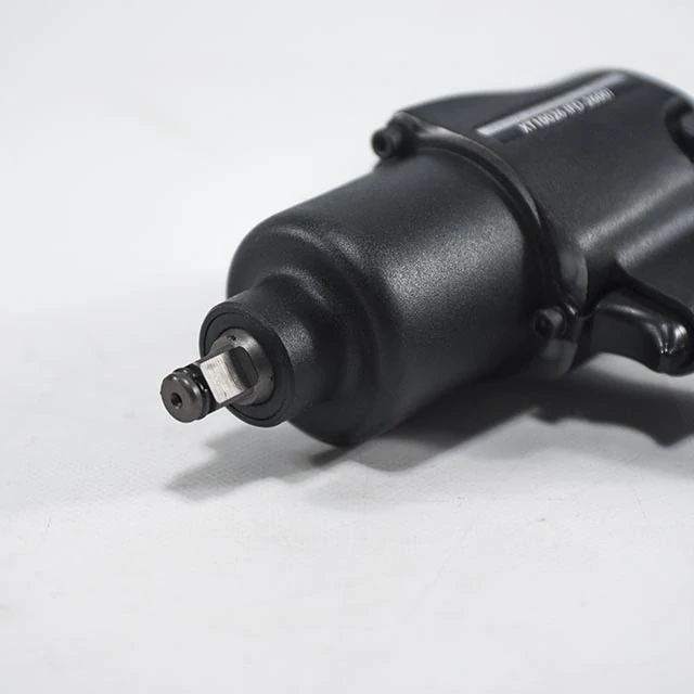 XTLINE pneumatický utahovák | 680 Nm, 1/2" 15 dílů, XT10026B